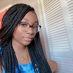 Meet your Posher, Kaila